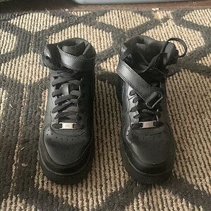 barely used Nike Air Force 1 Mid